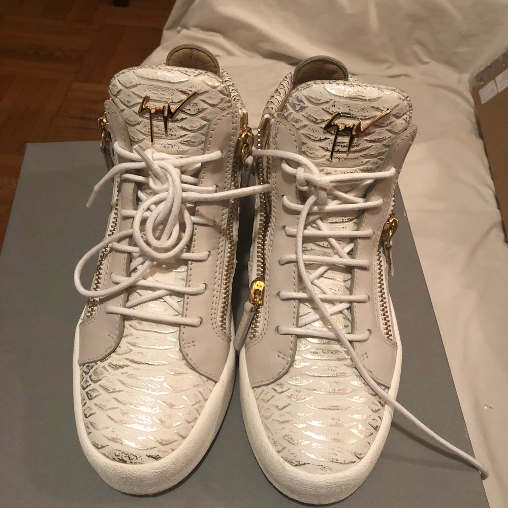 Authentic women Giuseppe Zanotti design